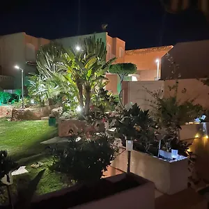 Con Piscina A 5 Minutos De La Playa . Сasa de vacaciones